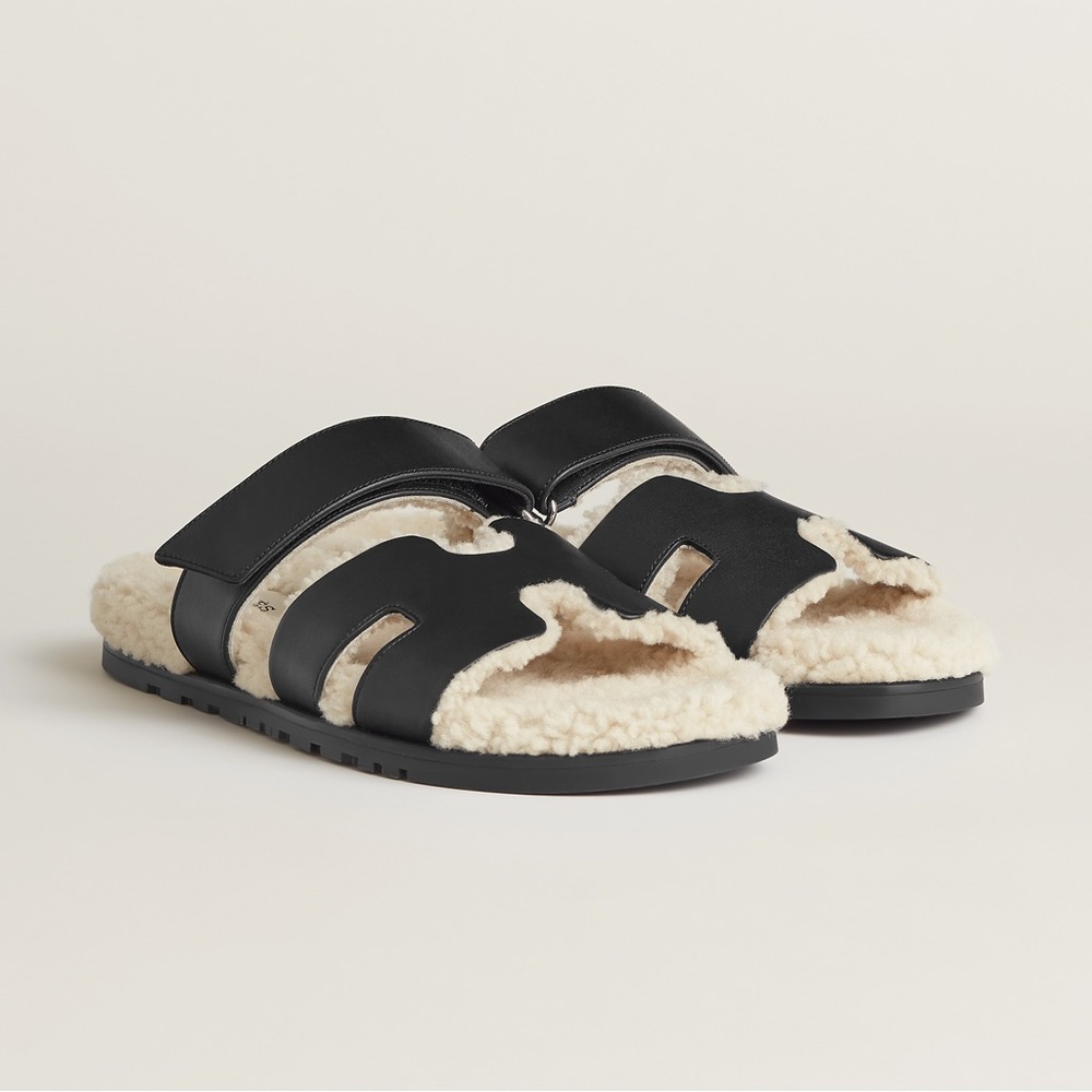 Hermès Chypre Sandal in noir/ecru